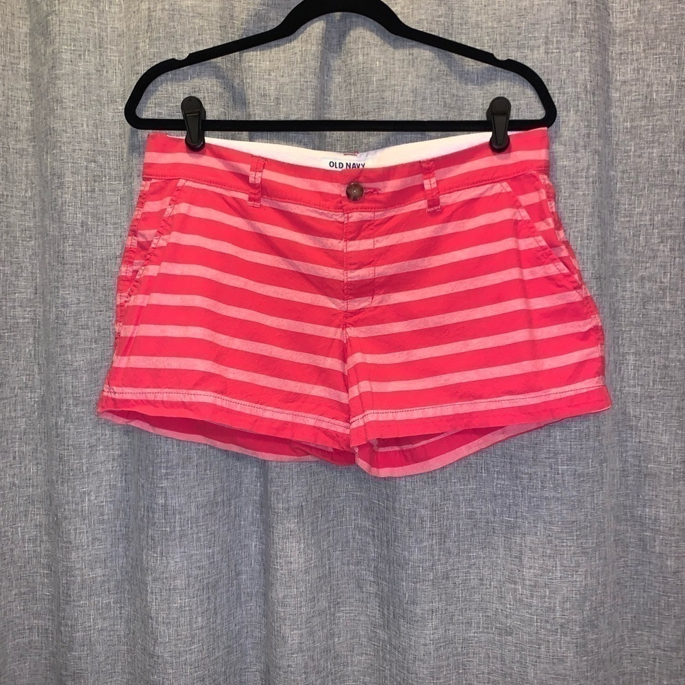 *WOMEN'S Old Navy short size 8